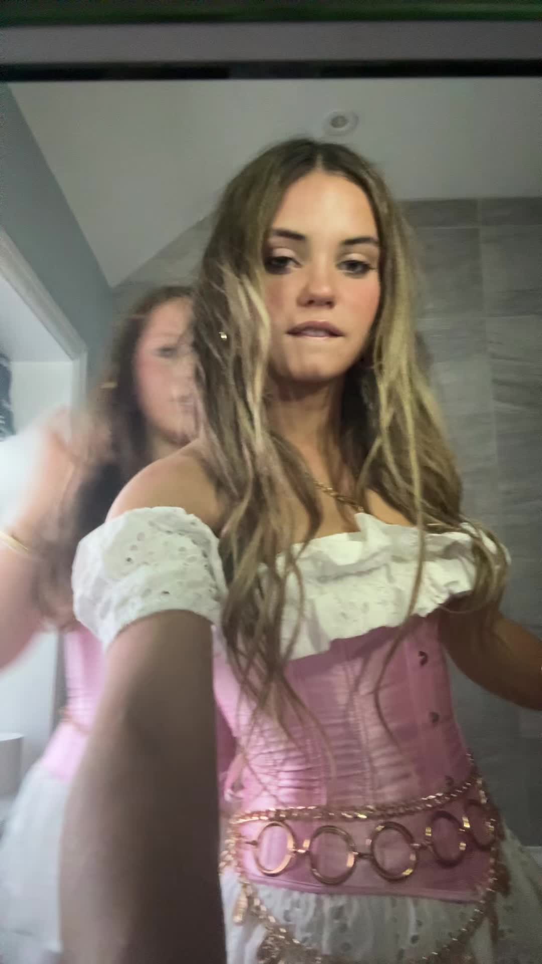 @LOTTIIIEEE