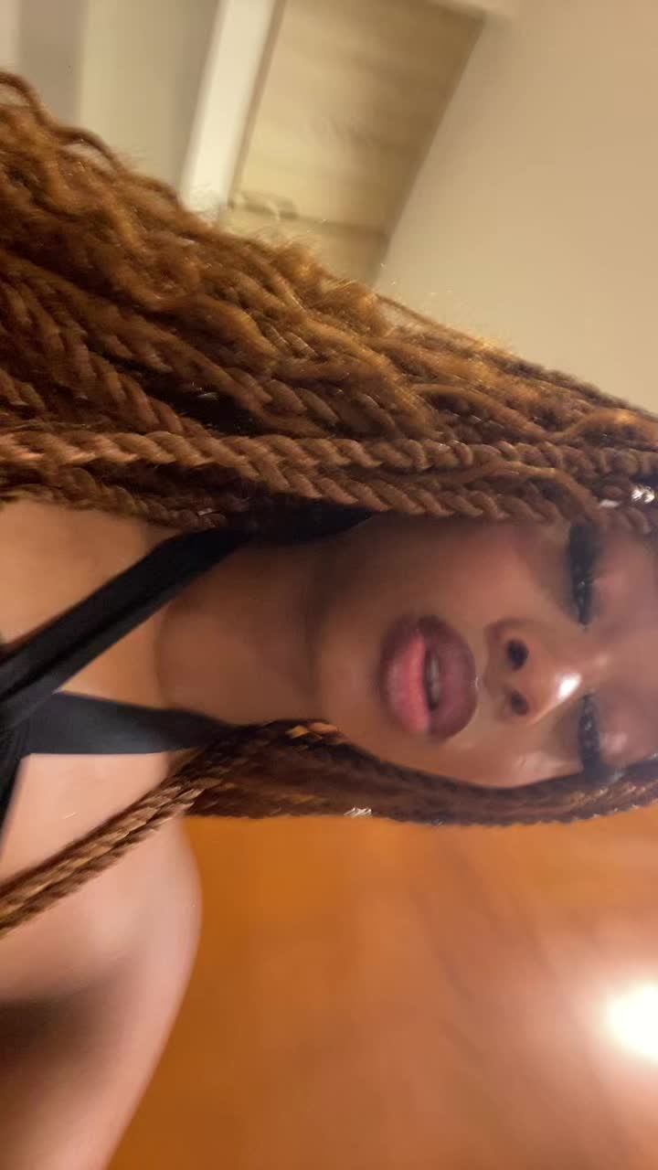@Saretta🧛🏽🦇