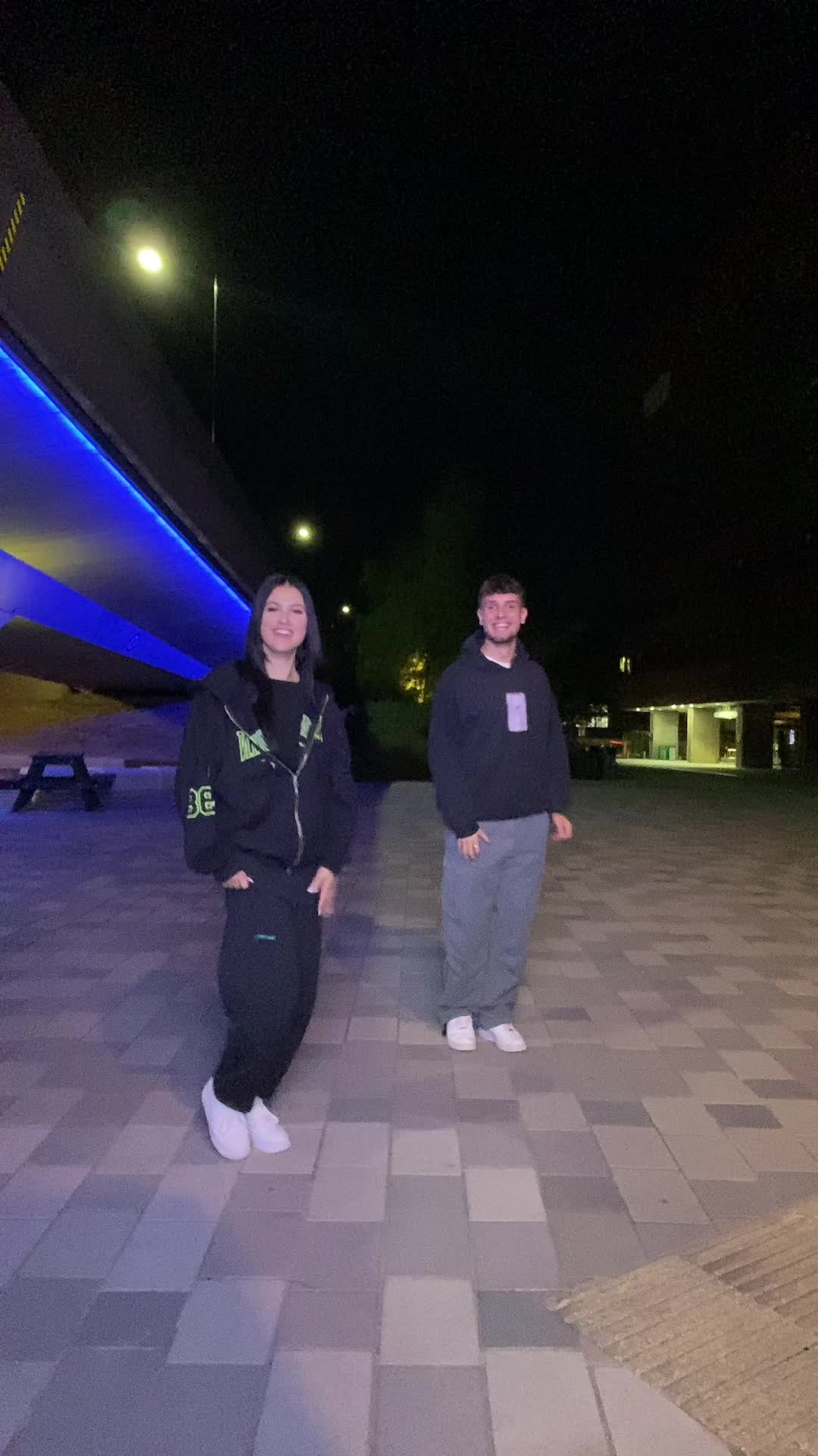 @harriśon
