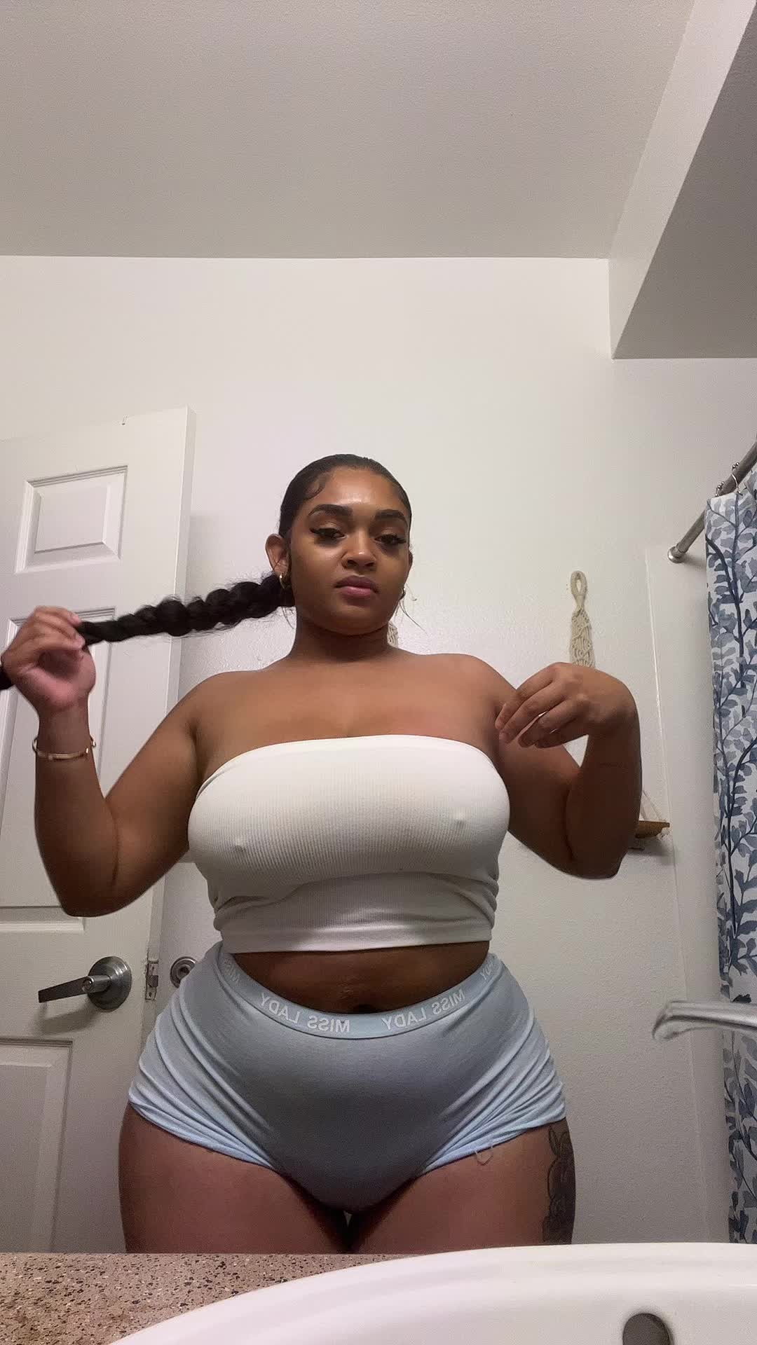 @itsyayathegoddess