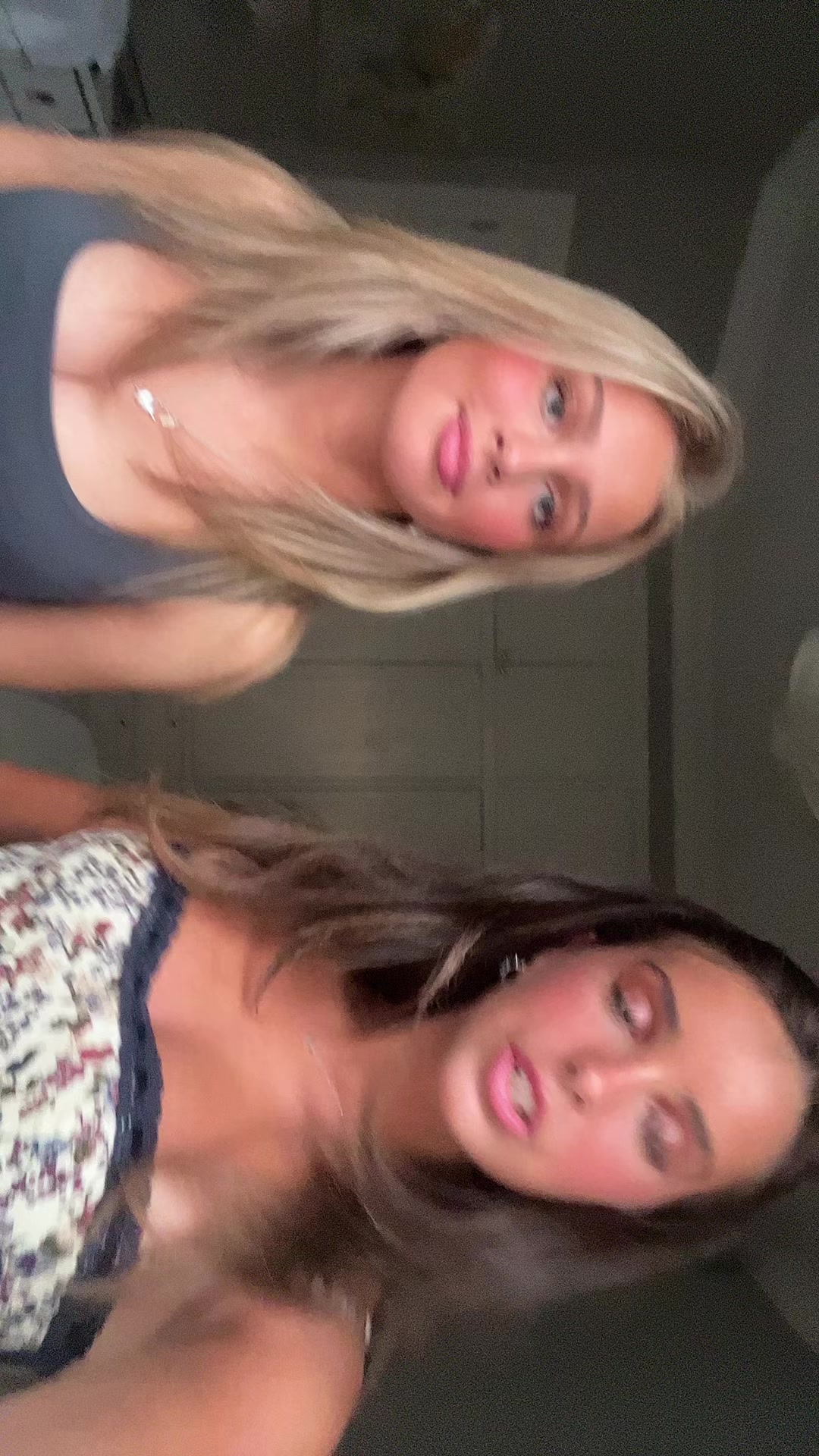 @Elise