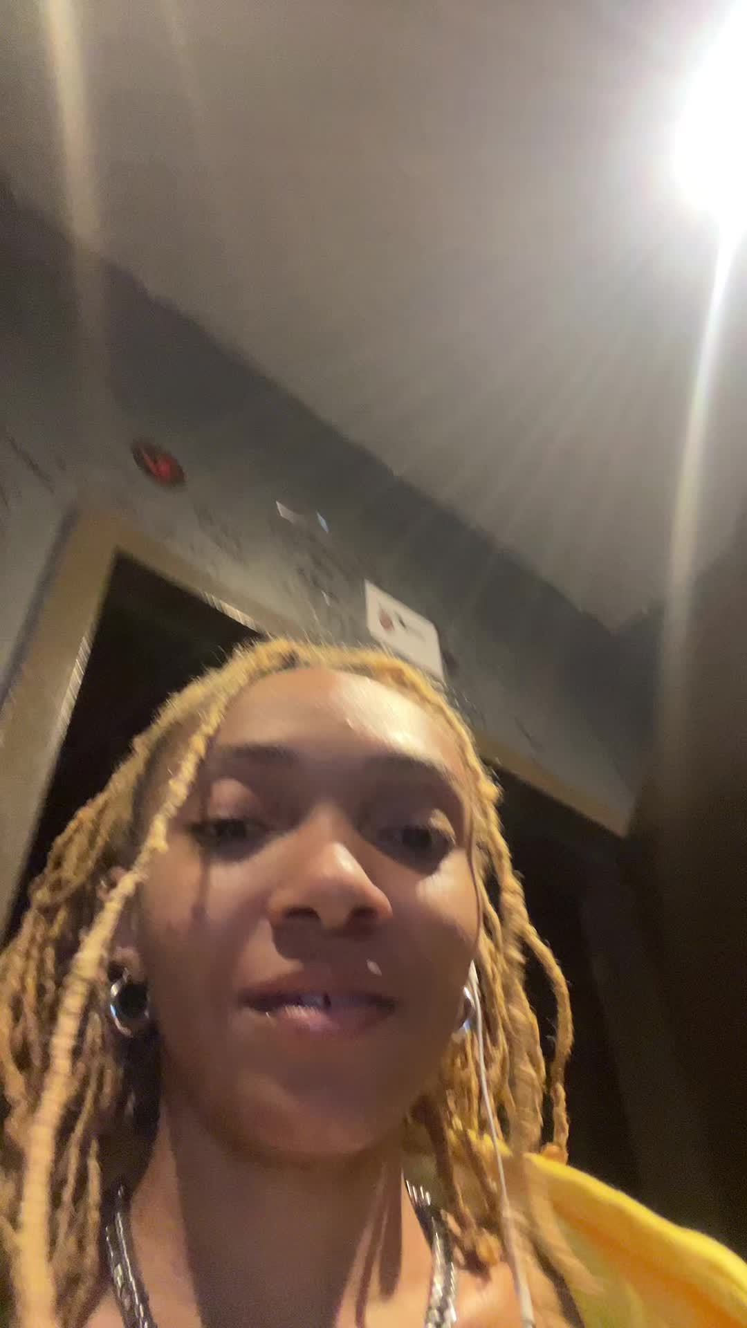@is this thing on?