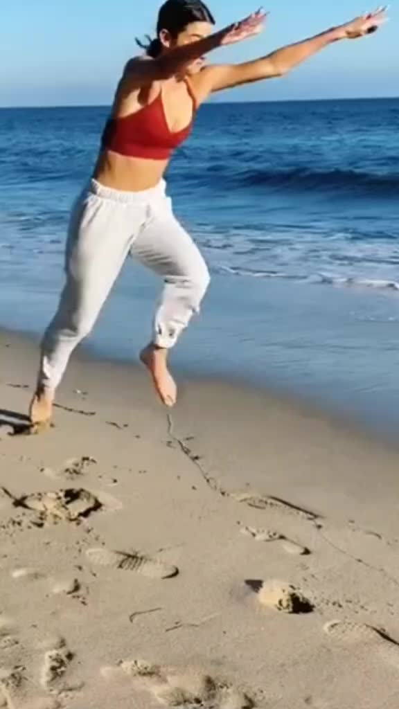@charli.demelio