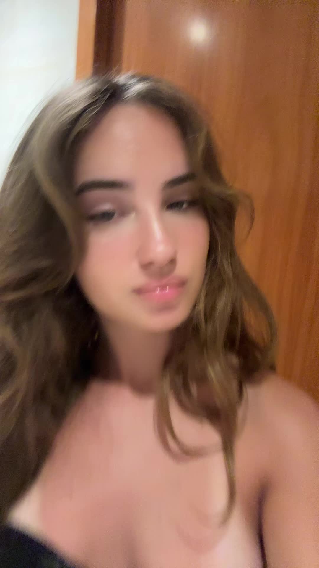 @Ava