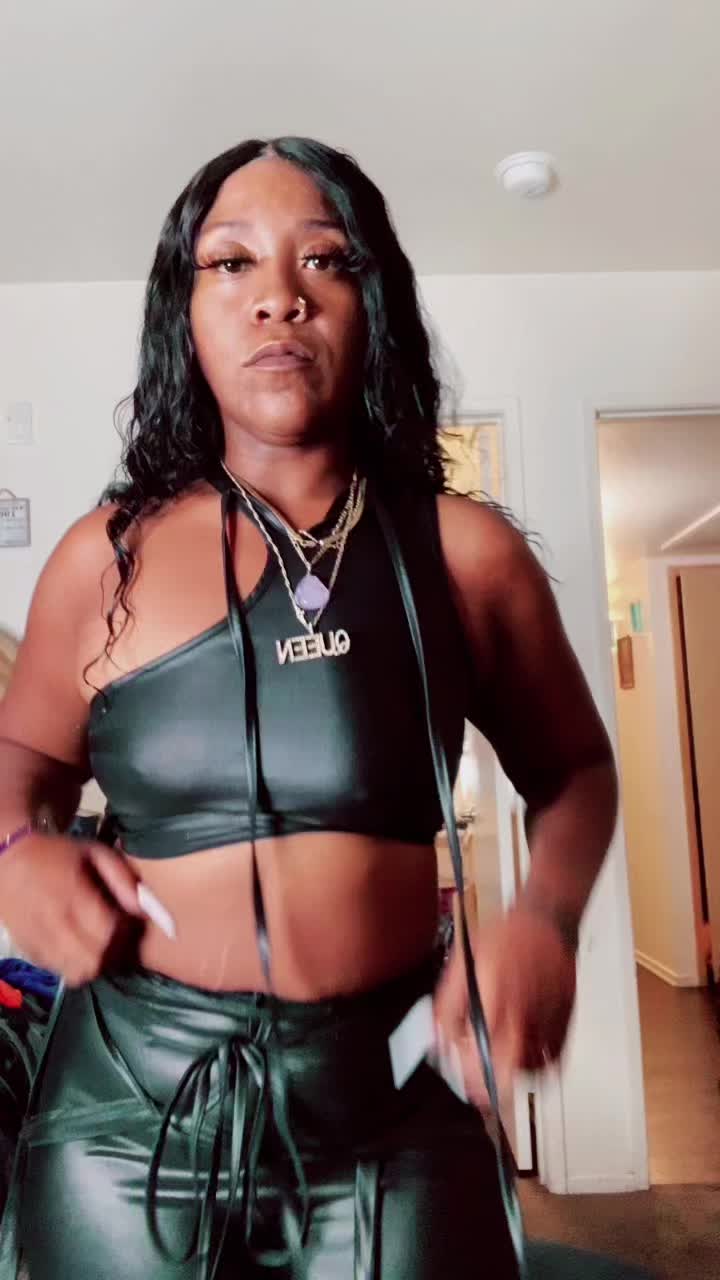 @CrownMeQueen
