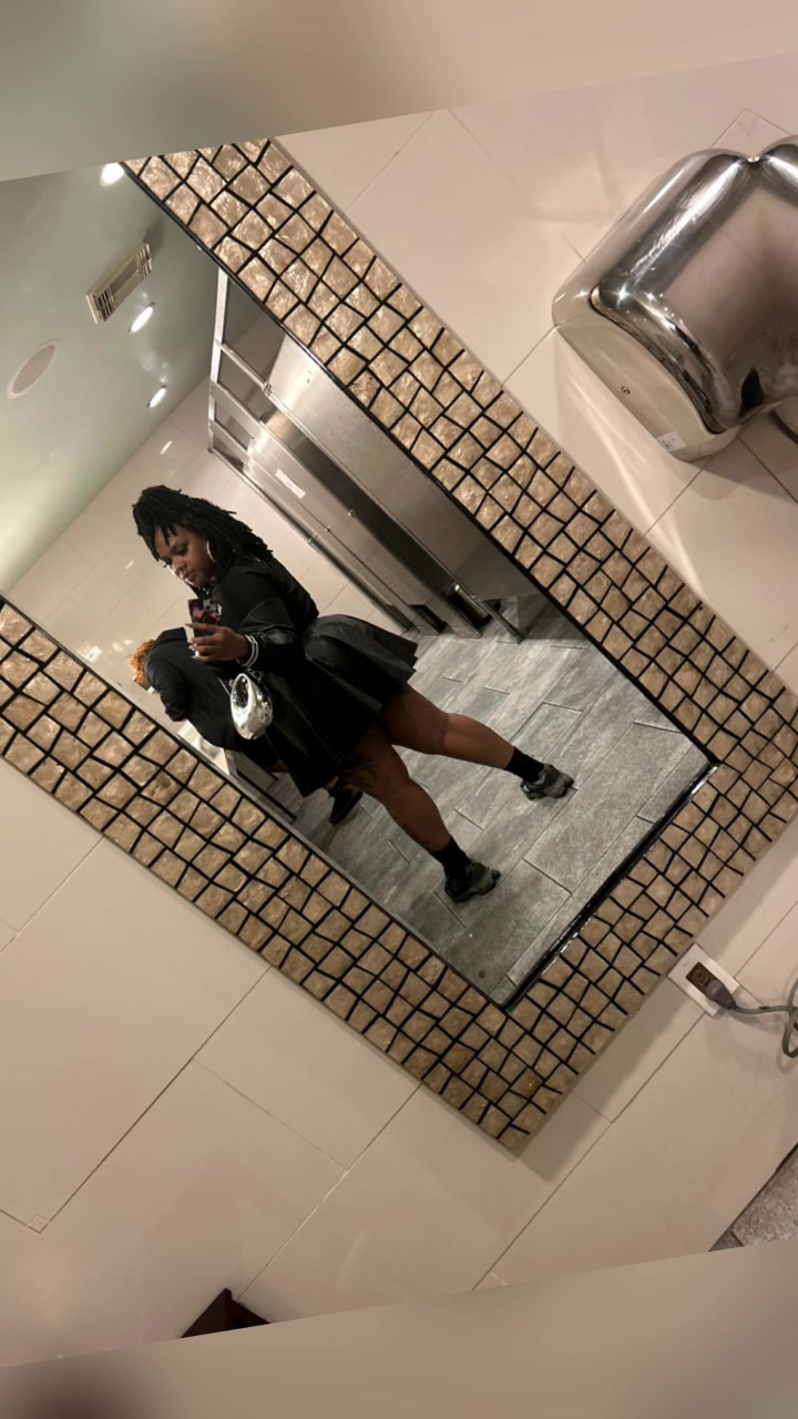 @iiamgoldentwixx