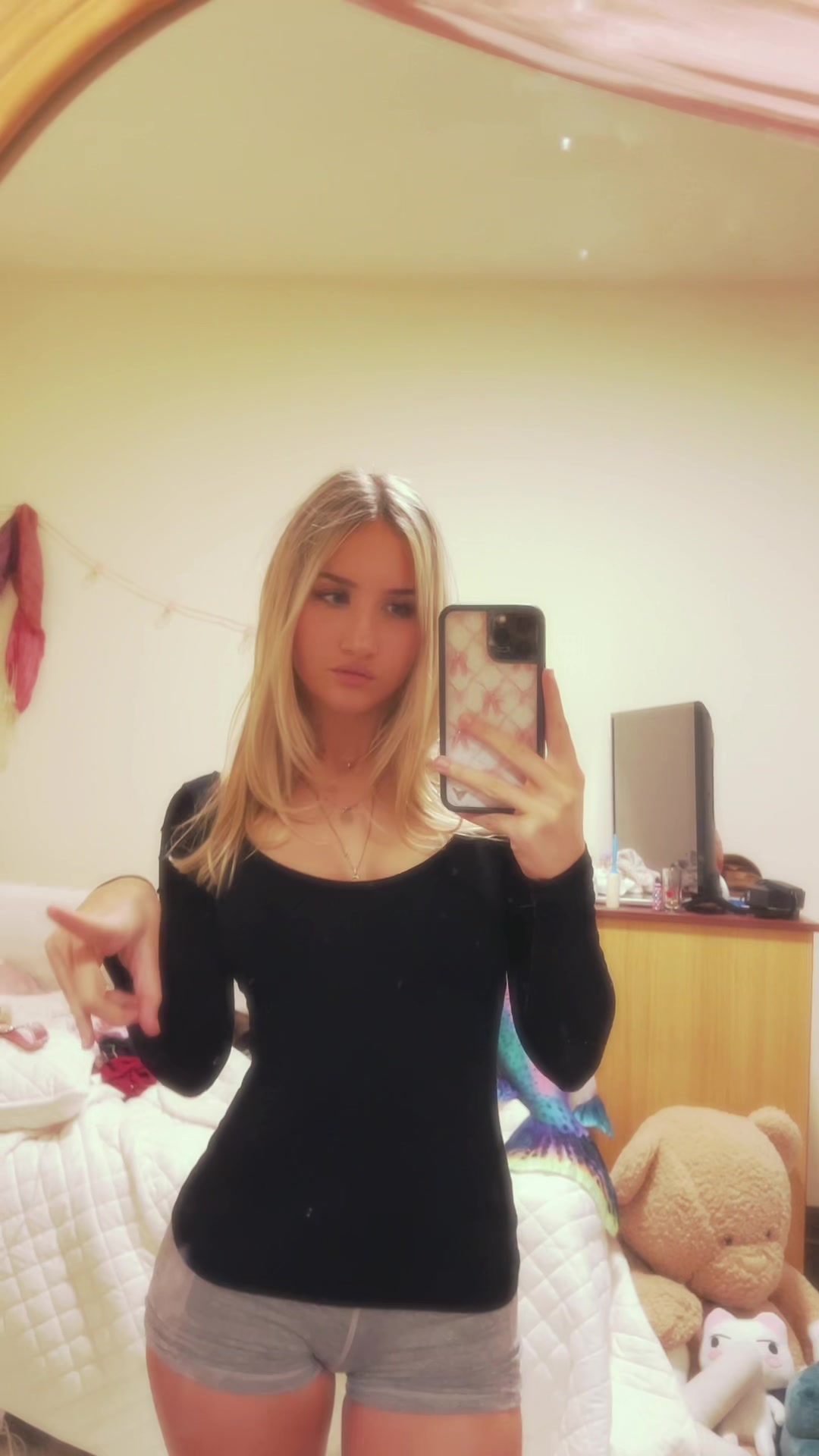 @localelotelovr