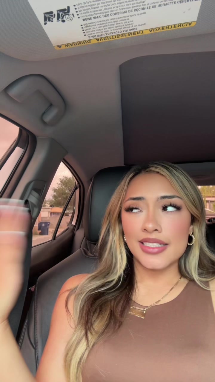 @Lali | Beauty & Fashion
