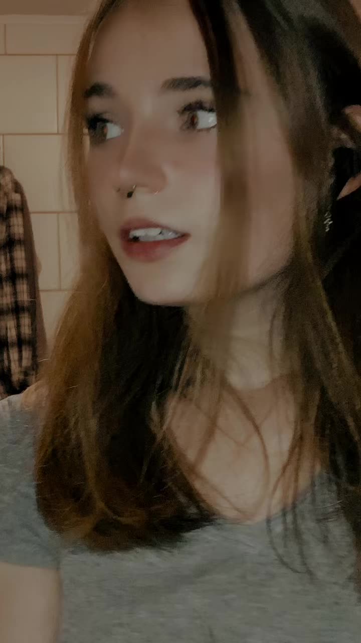 @Nanuu