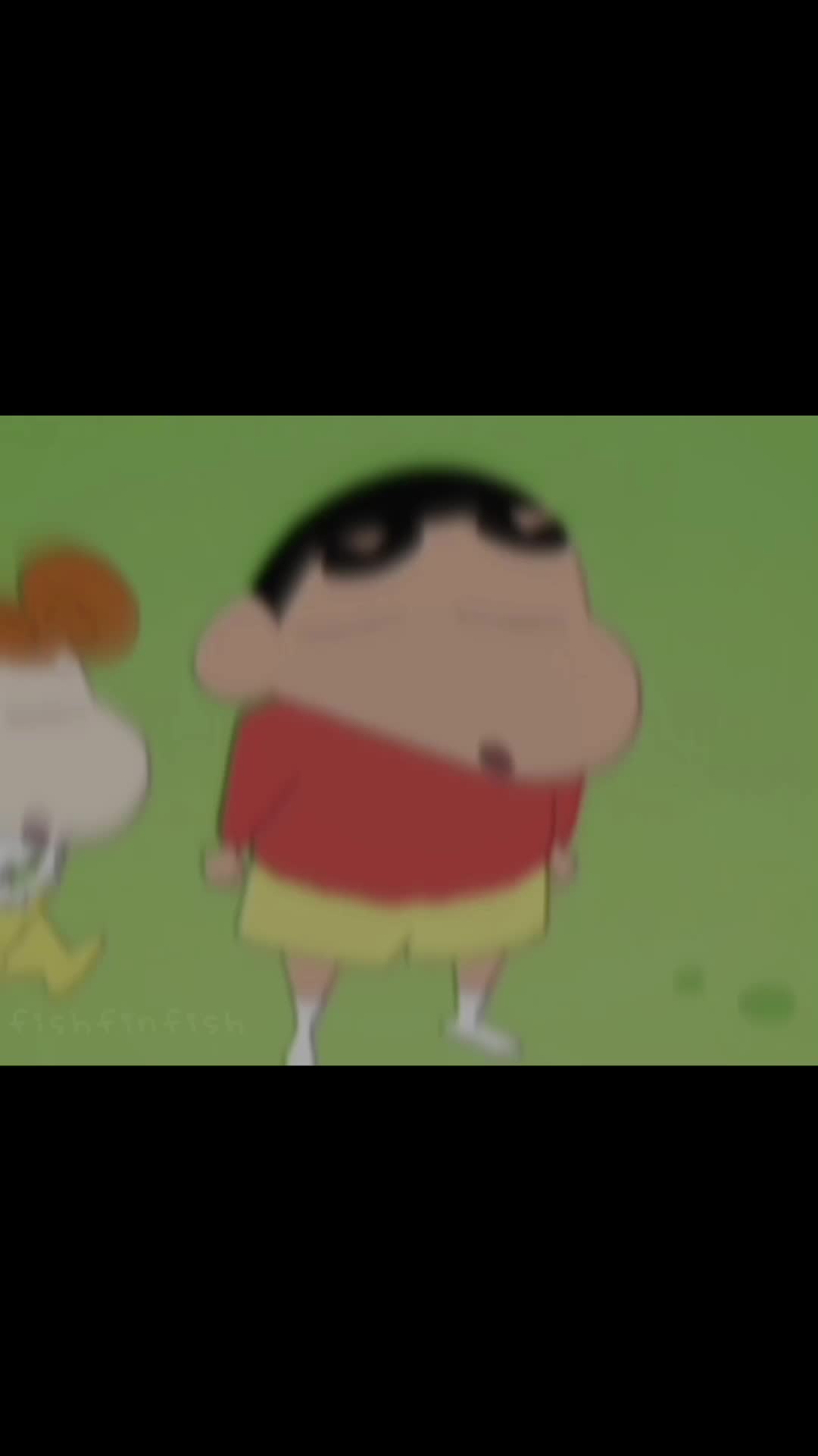 @>゜))彡