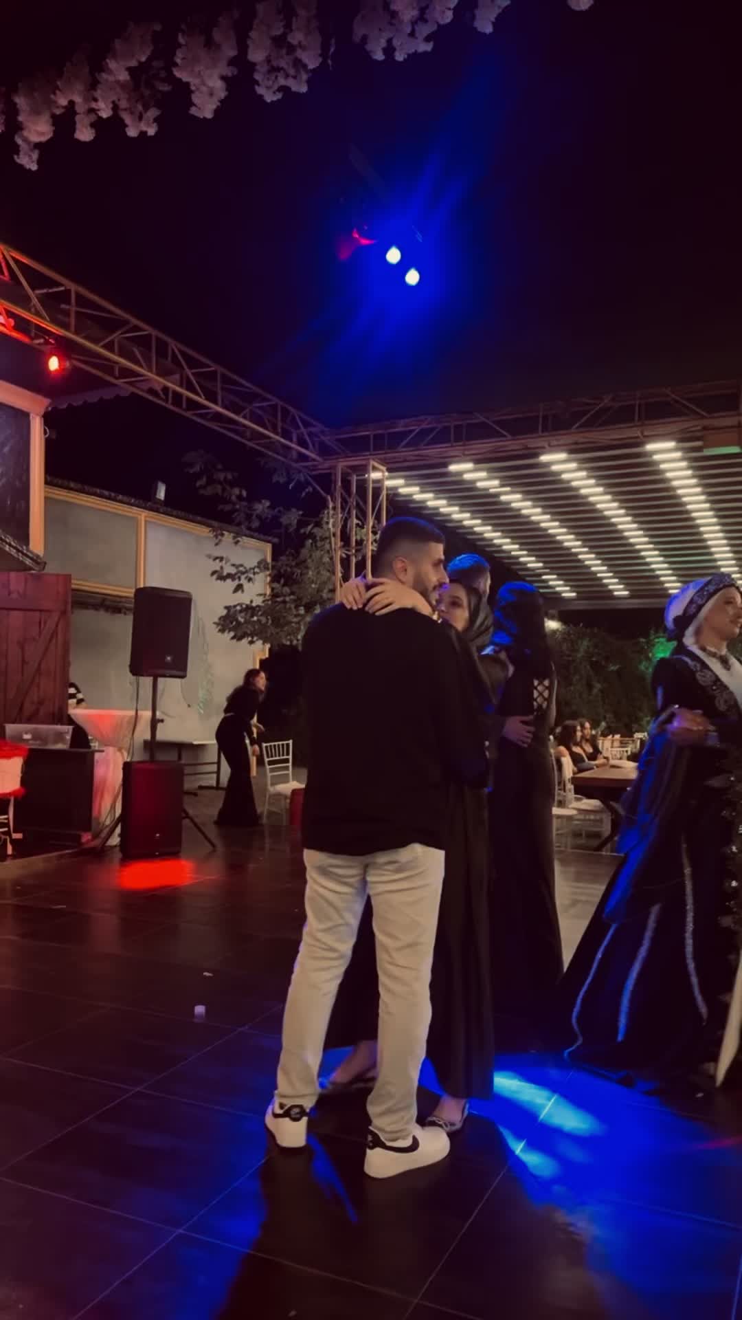@Büşraakeee