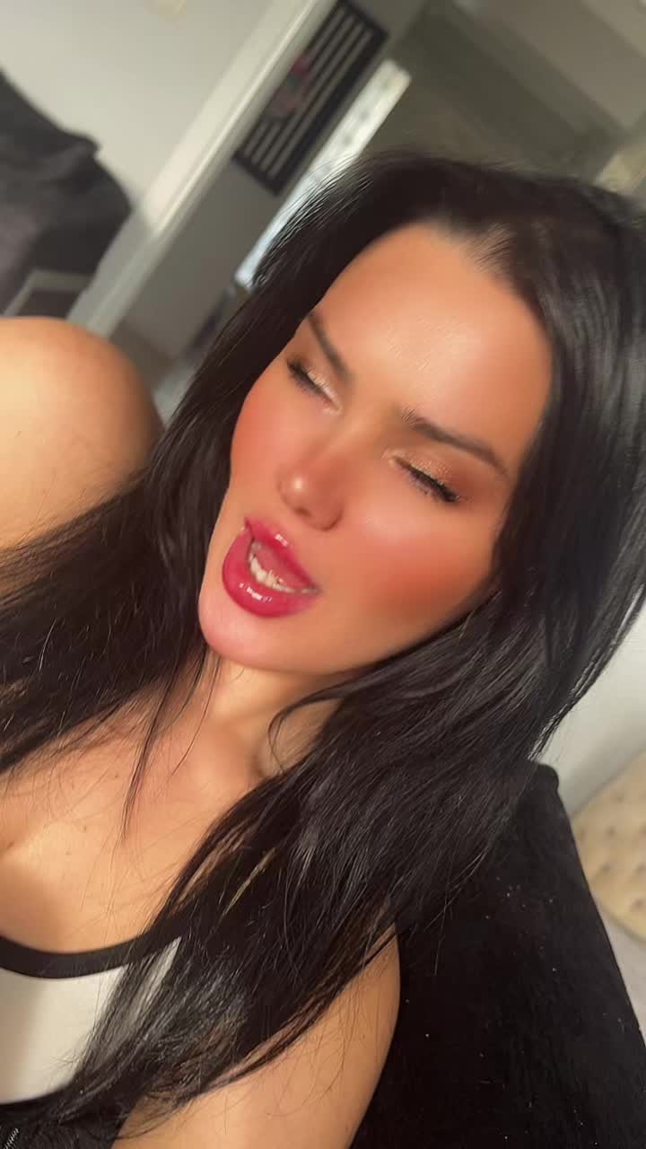 @Sinem &Ccedil;elebi