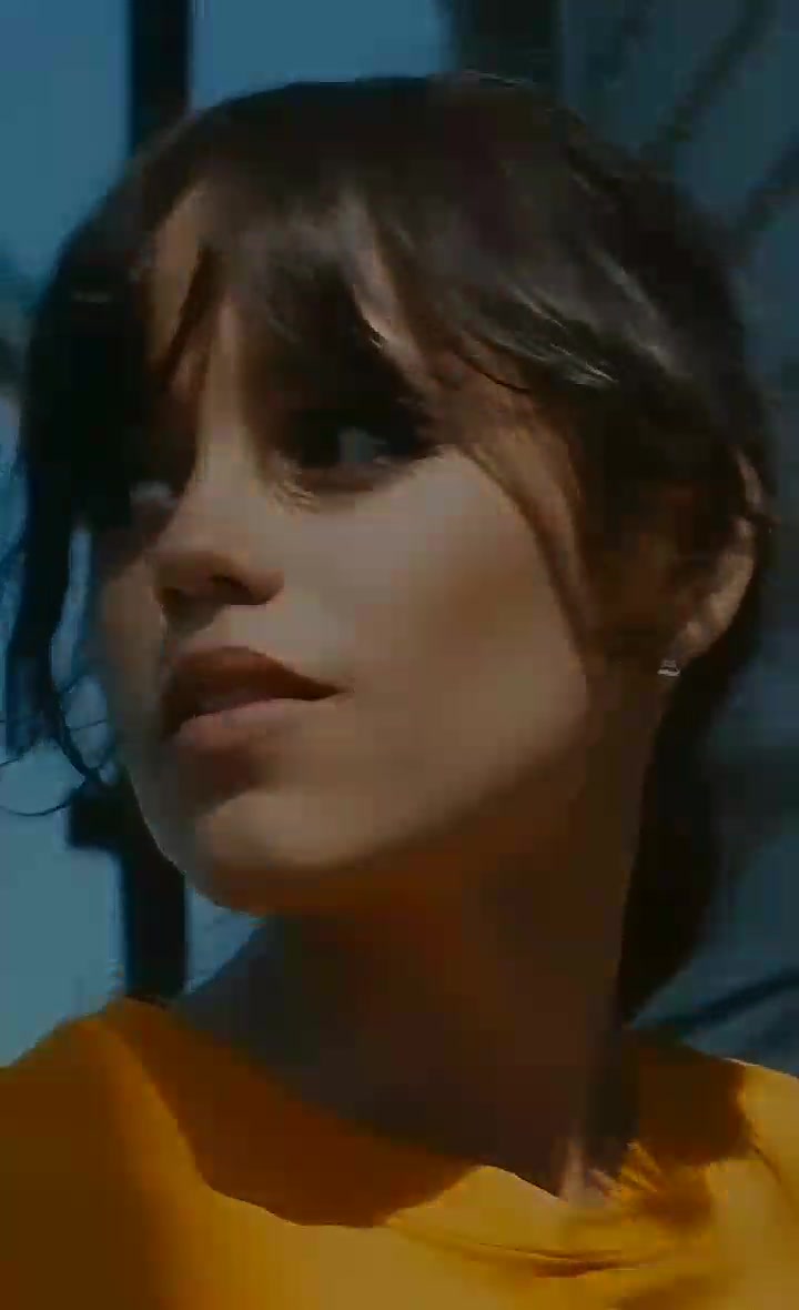 @Jenna_Ortega