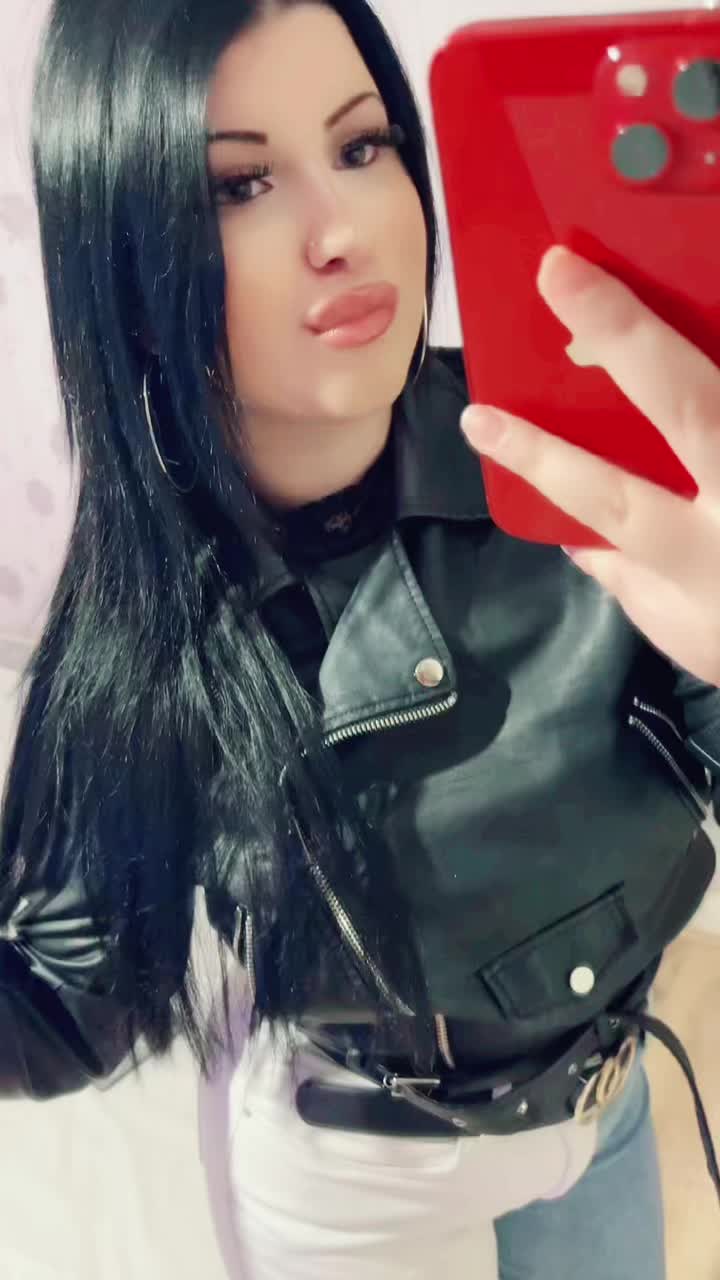 @elis_ queen_20