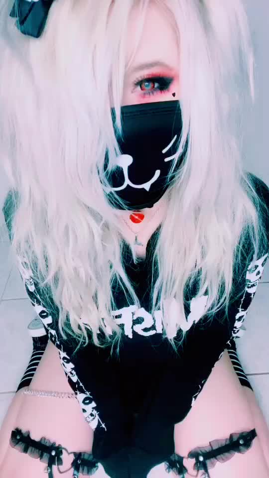 @BrutalBeautyy