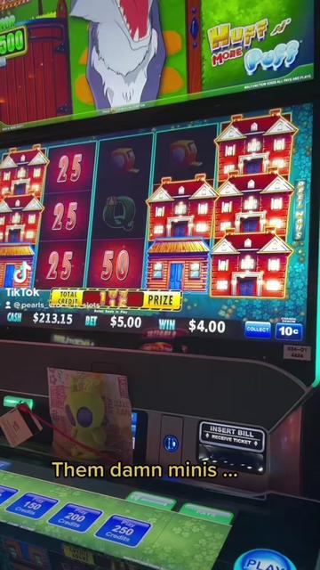 @Pearl&rsquo;s Crocs n&rsquo; Slots