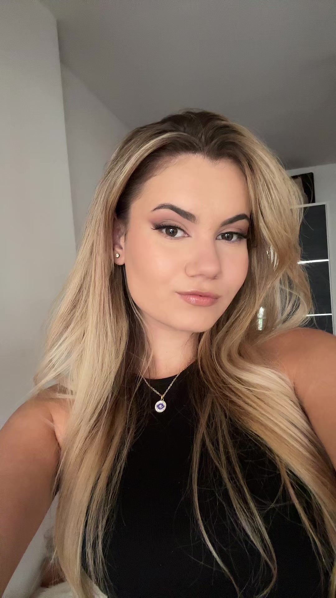 @Aviii