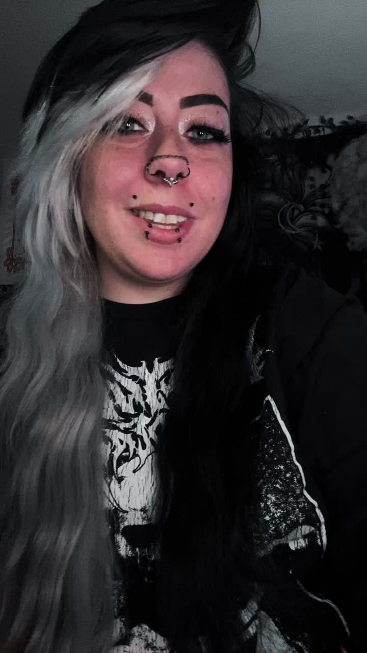@Stfuitscourtney🦇