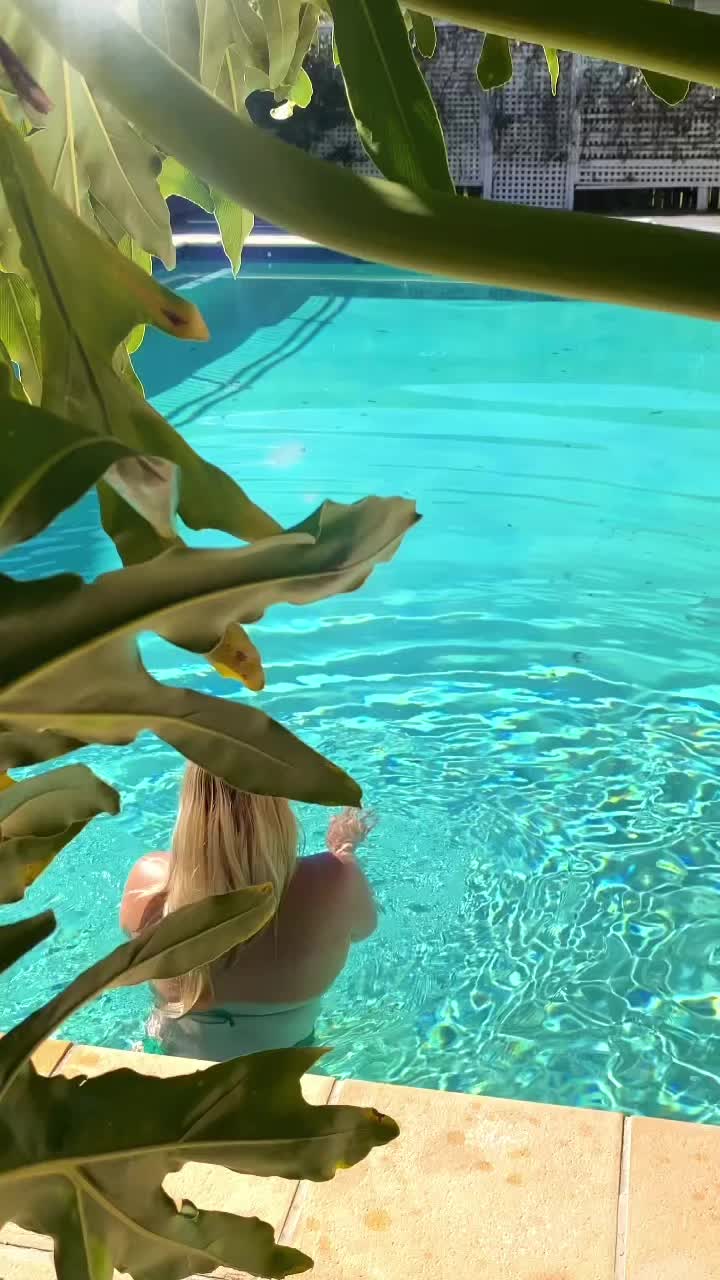 @EMELIEXOXO