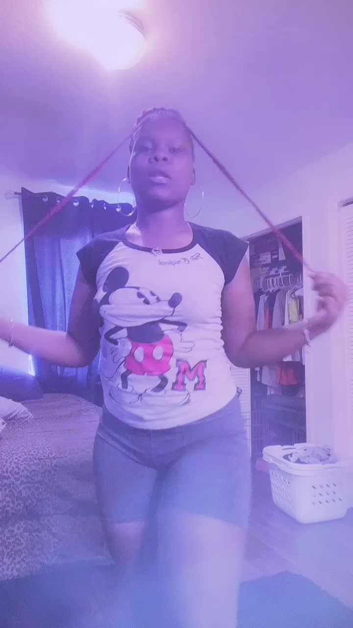 @TaniyahR