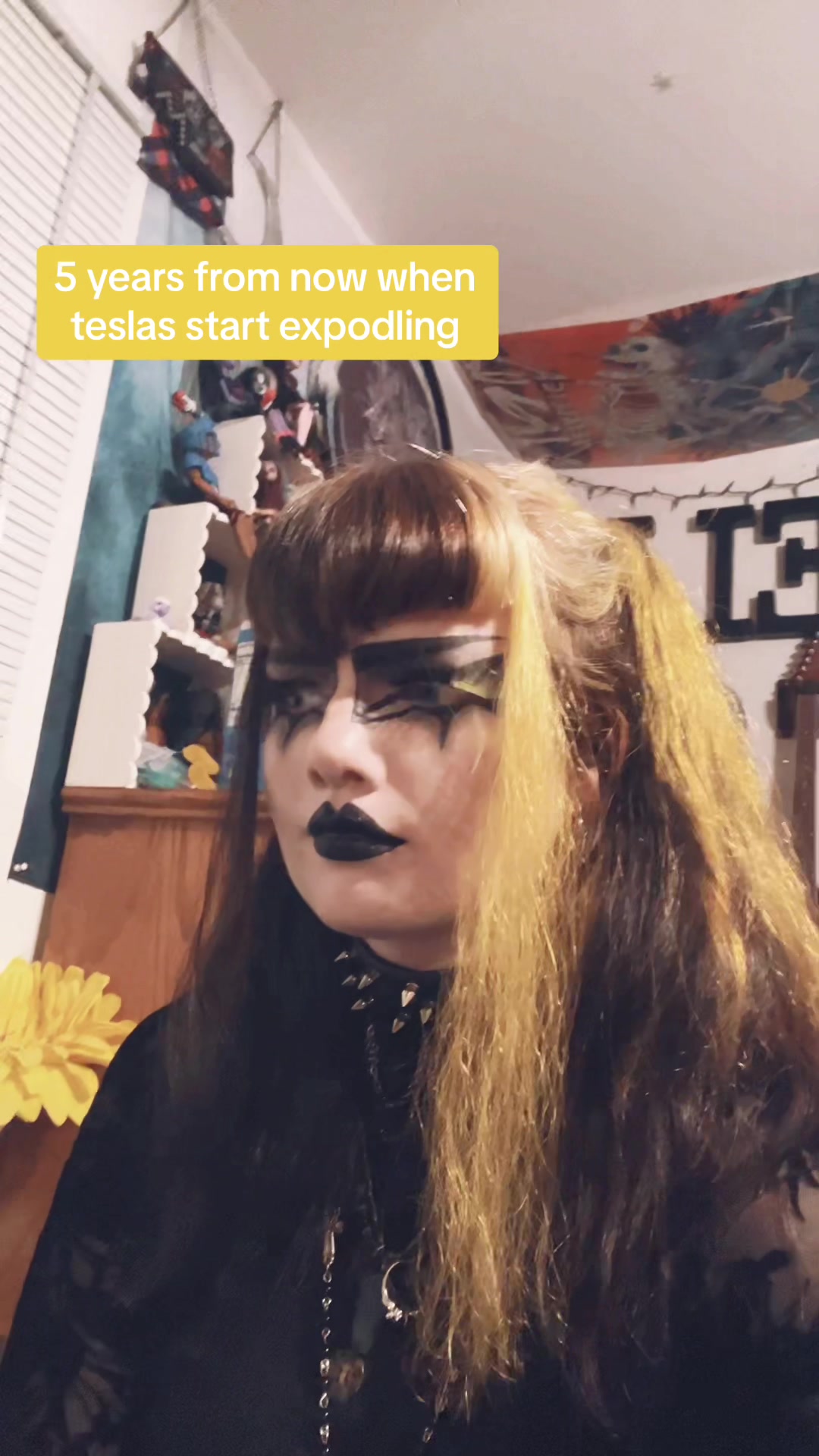 @Toeknee Marie☠️🖤
