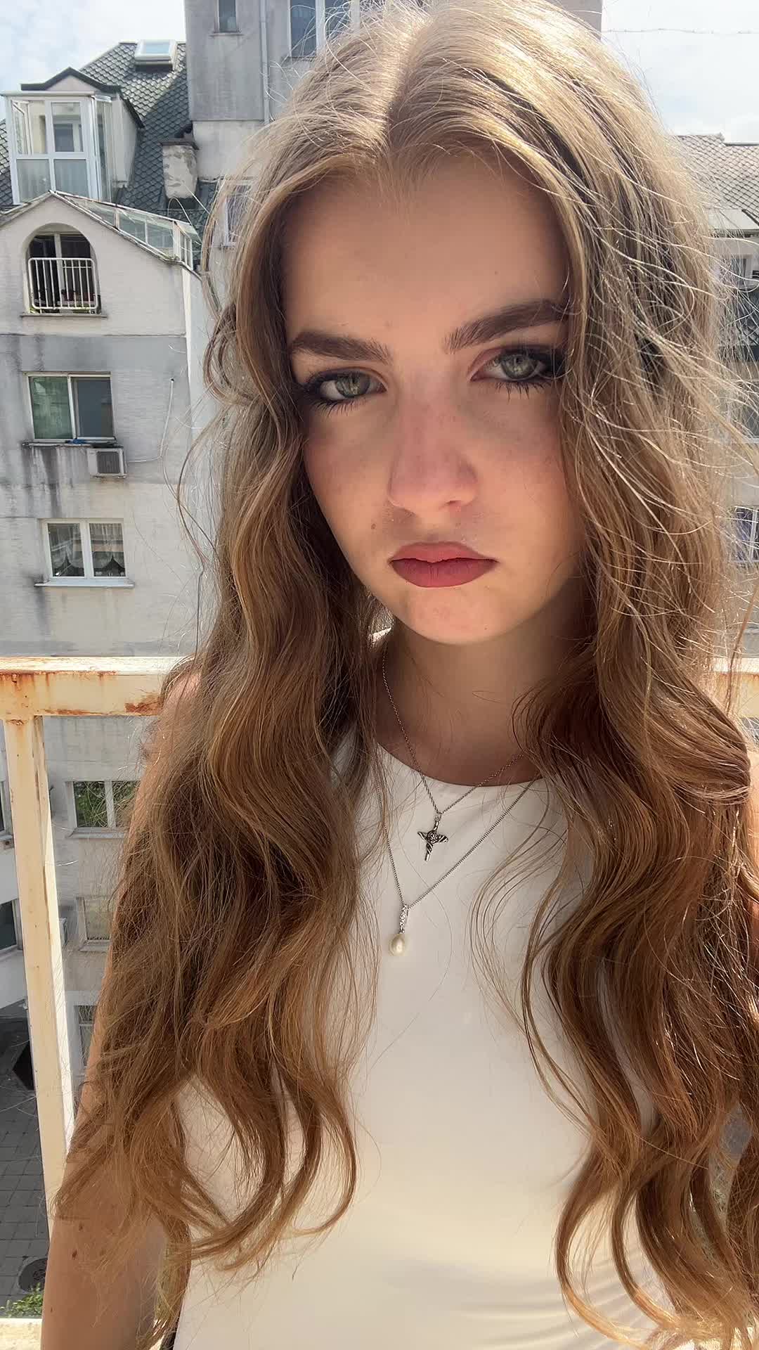 @sisi
