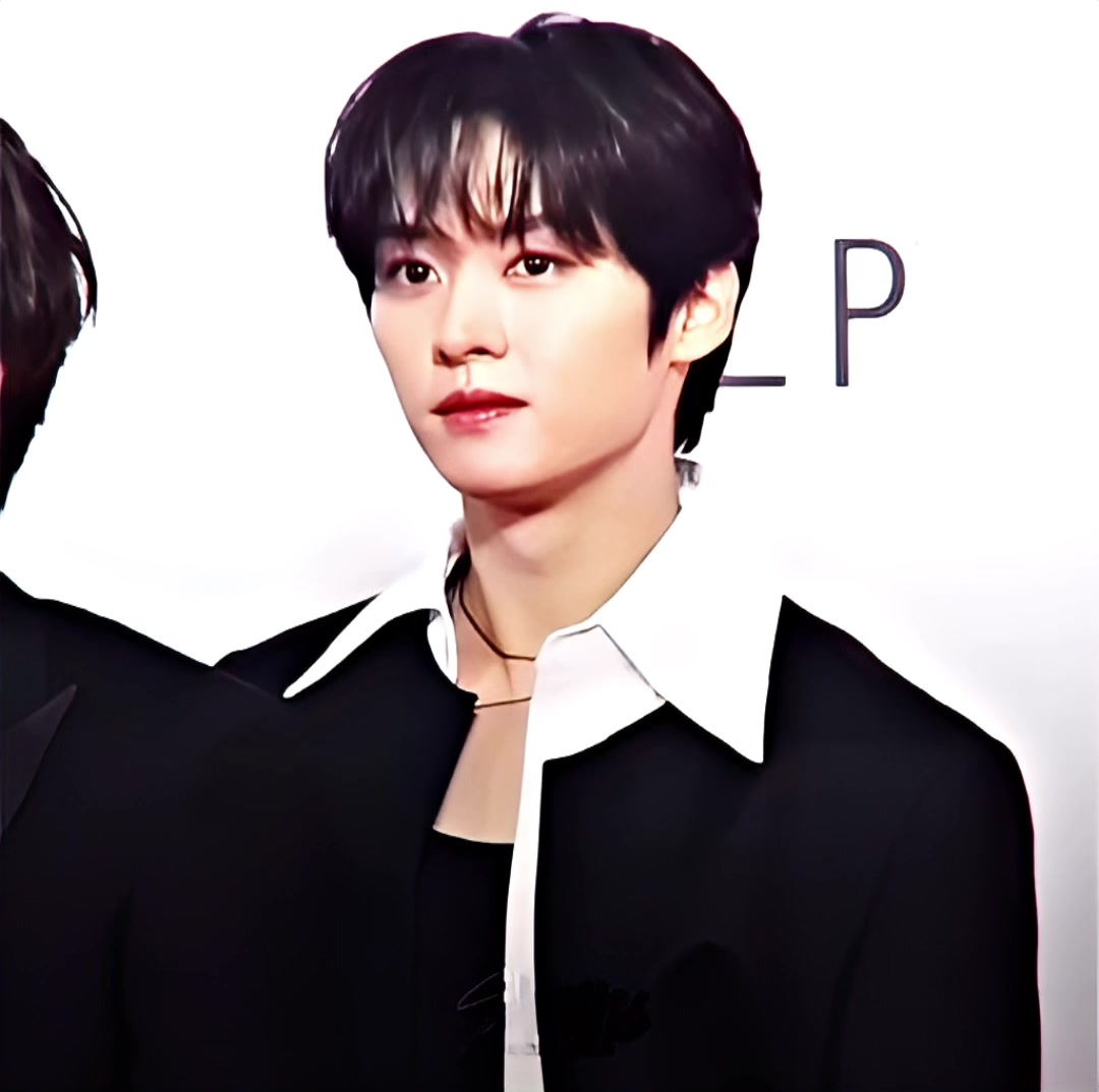 @twolix4 𐙚