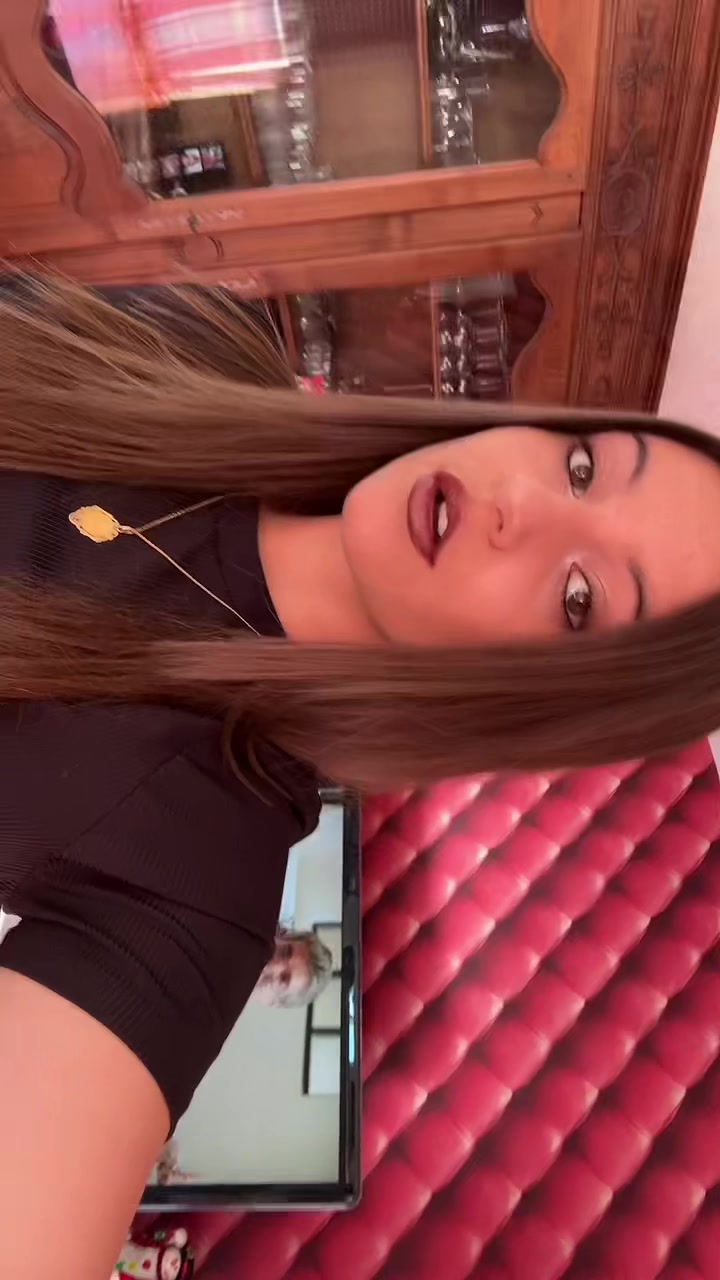 @𝐕𝐢𝐜𝐭𝐨𝐢𝐫𝐞
