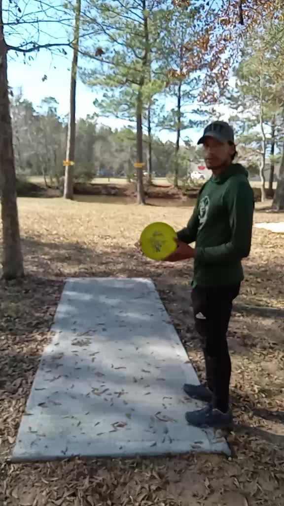 @MACIAS_DISCGOLF