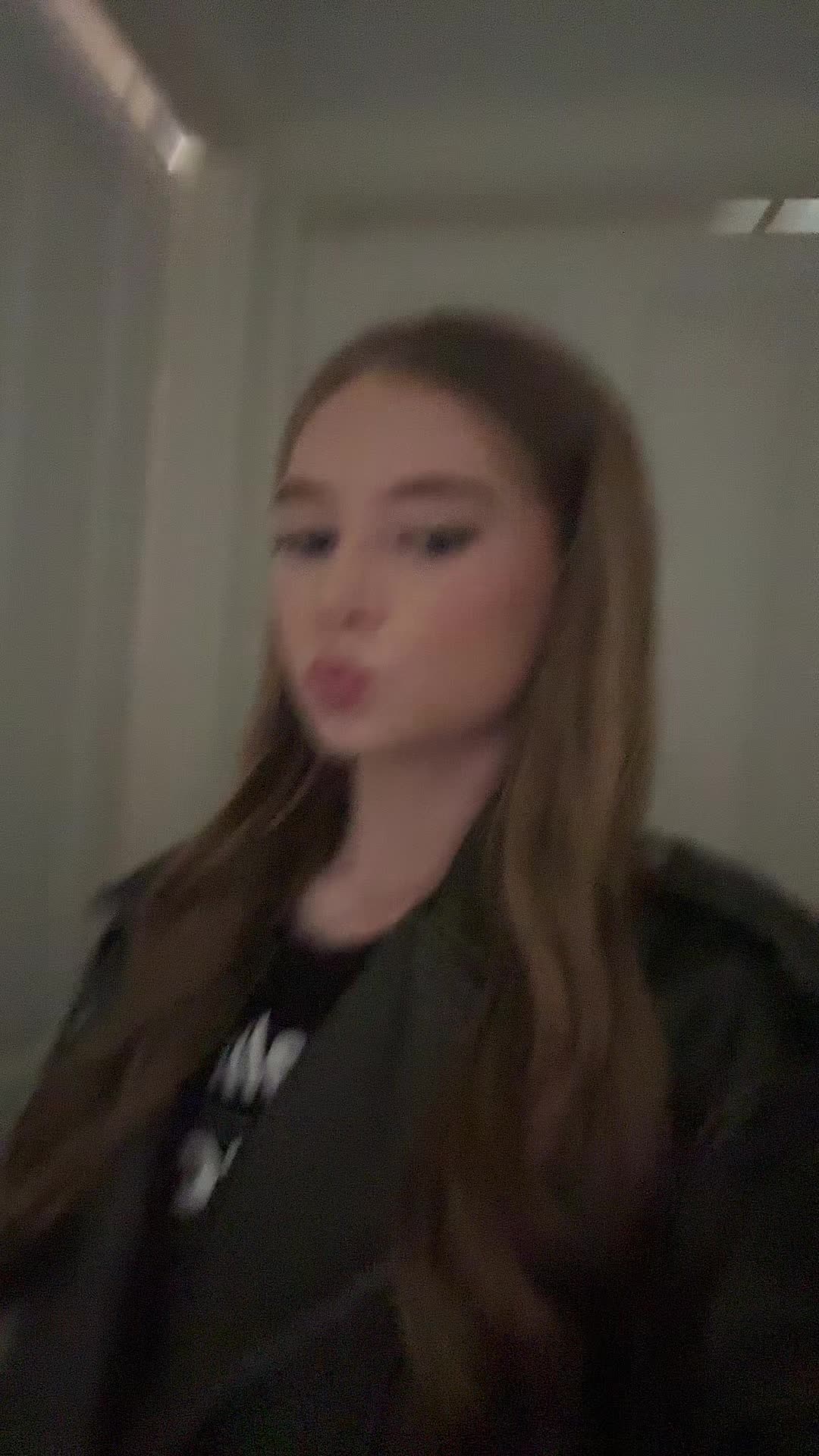 @𝐜𝐚𝐫𝐥𝐲𝐜𝐨𝐰𝐚𝐧🖤
