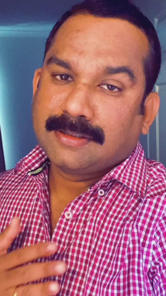 @Hari Nair🎩🌈🎻