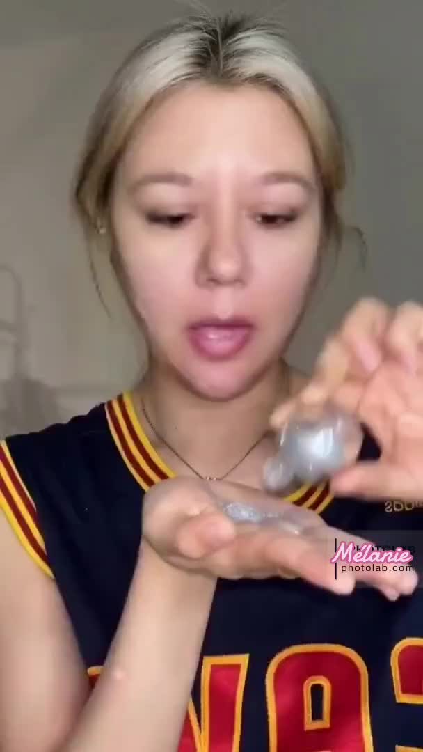 @M&eacute;lanie