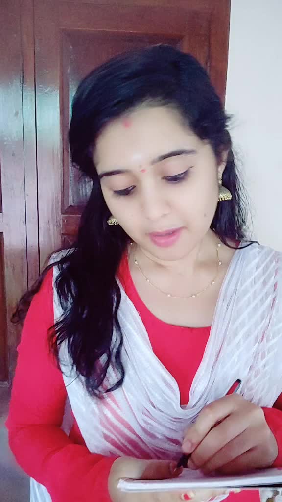 @Revathy menon🤩