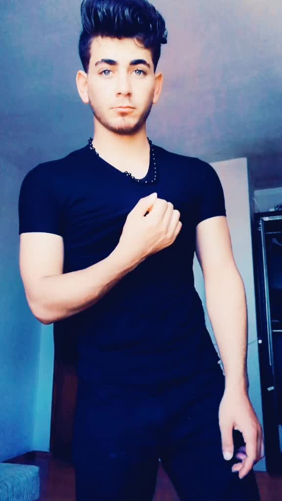 @صاحب العيون الخضر