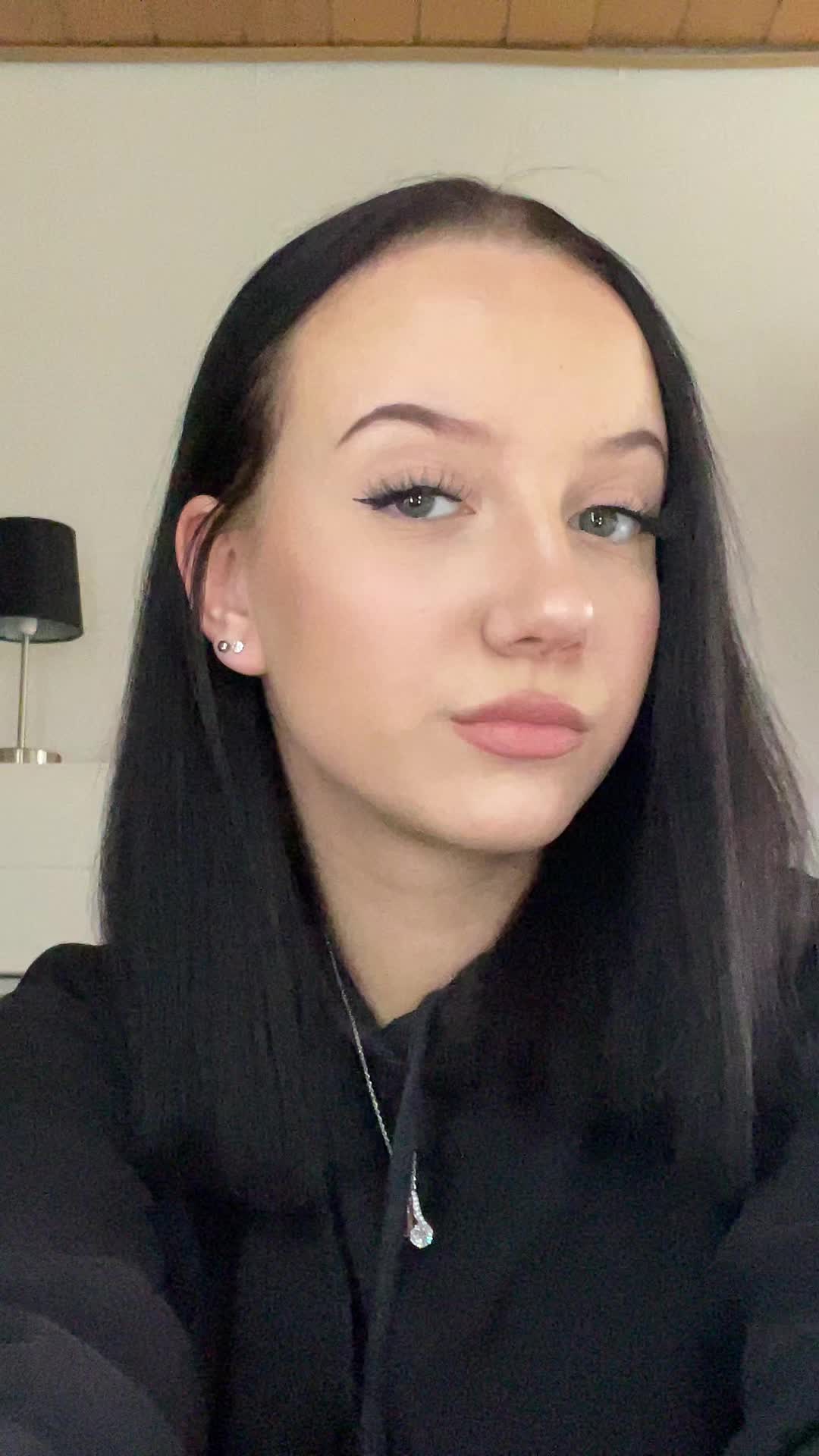 @Emily🌹