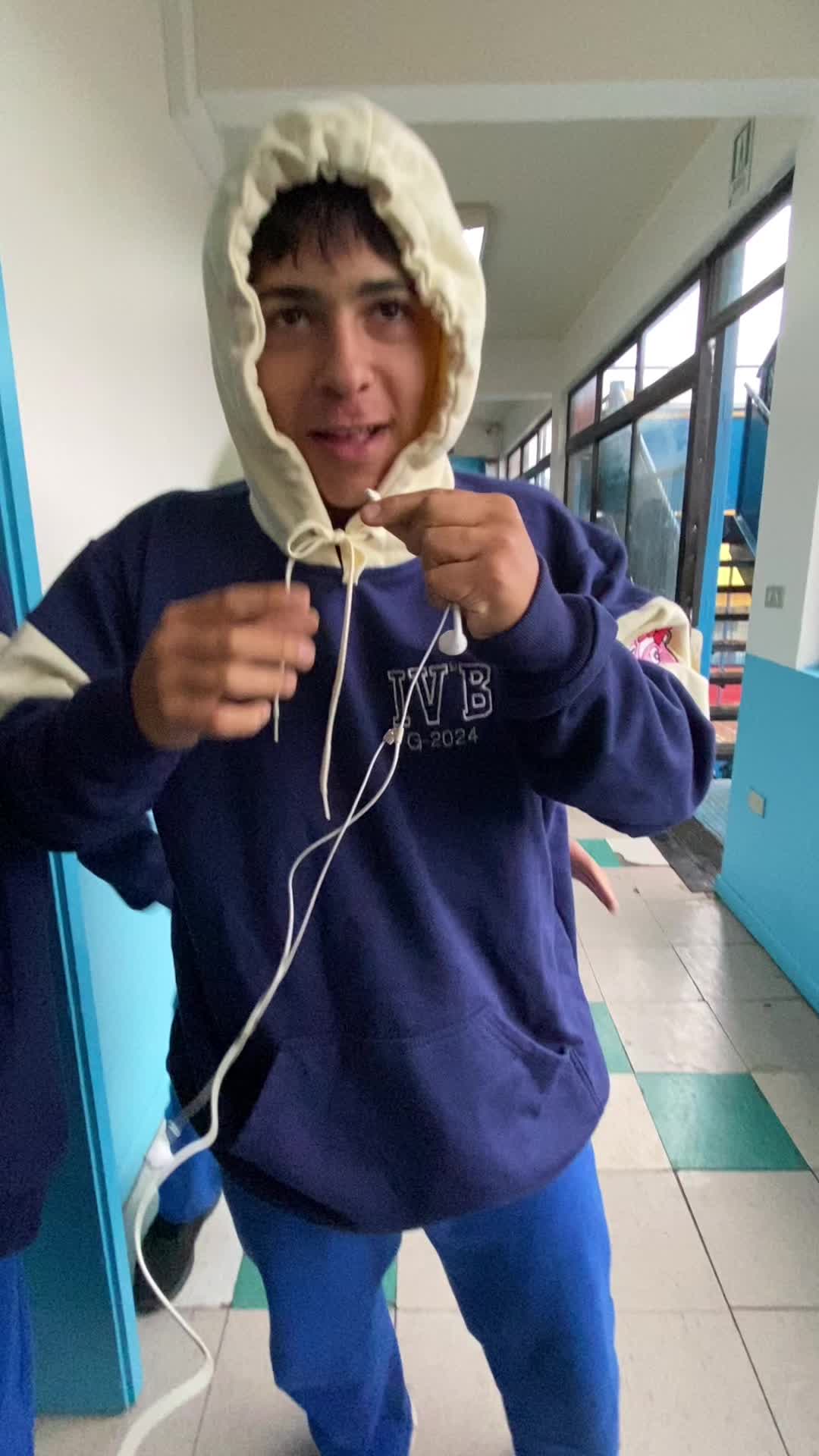@Rojos_2k24