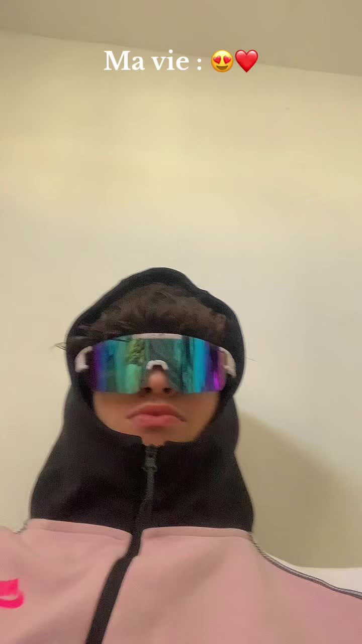 @Adamoox