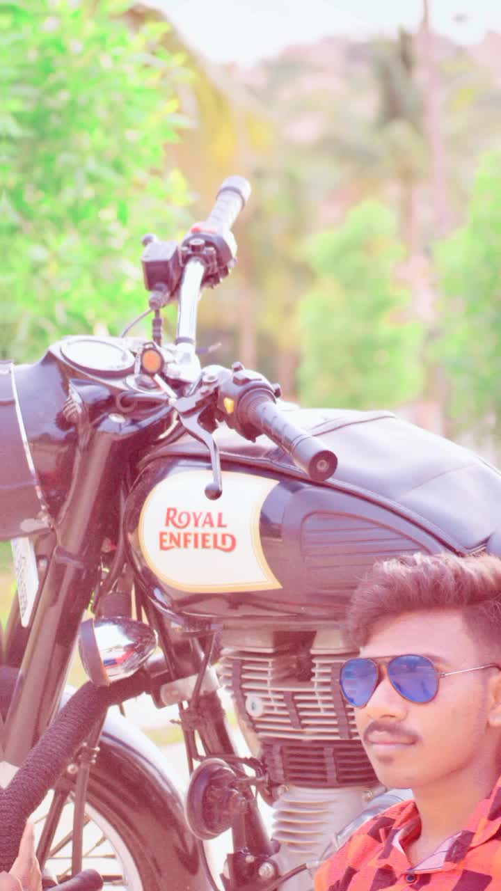@raviallu