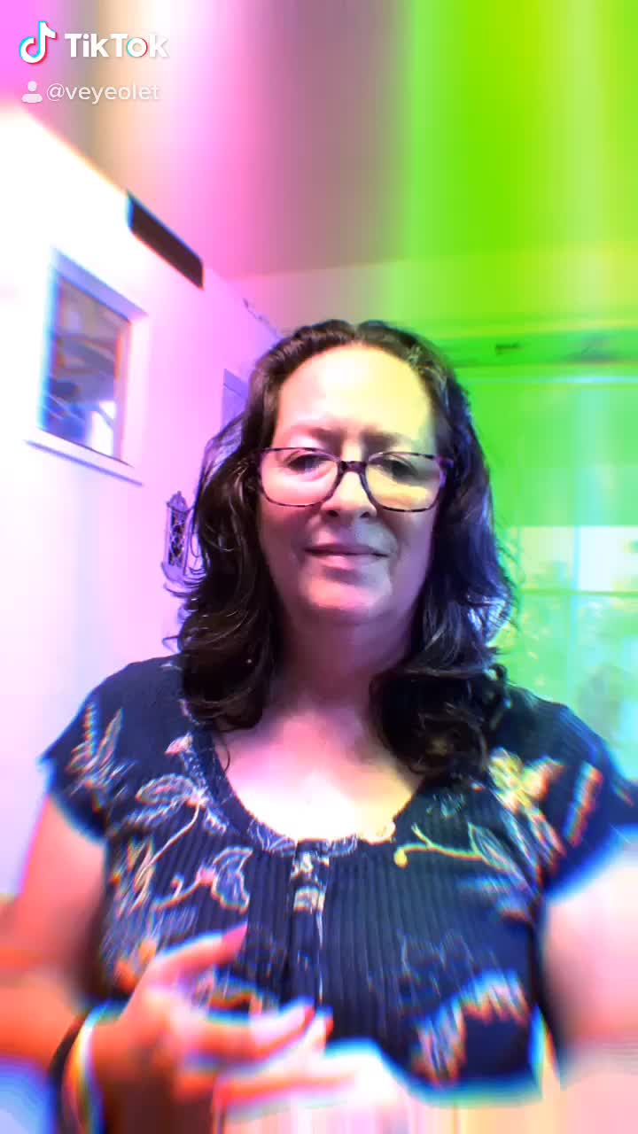 @Violet Alvarez