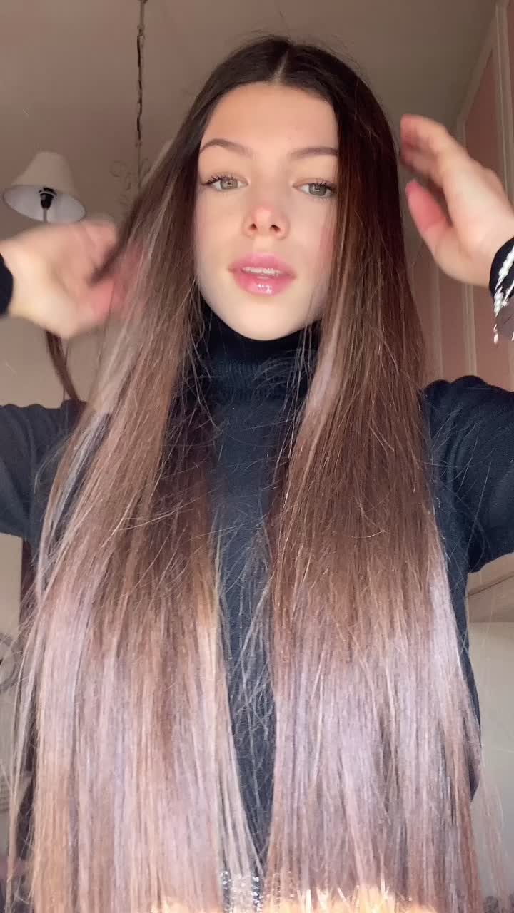 @👧🏻