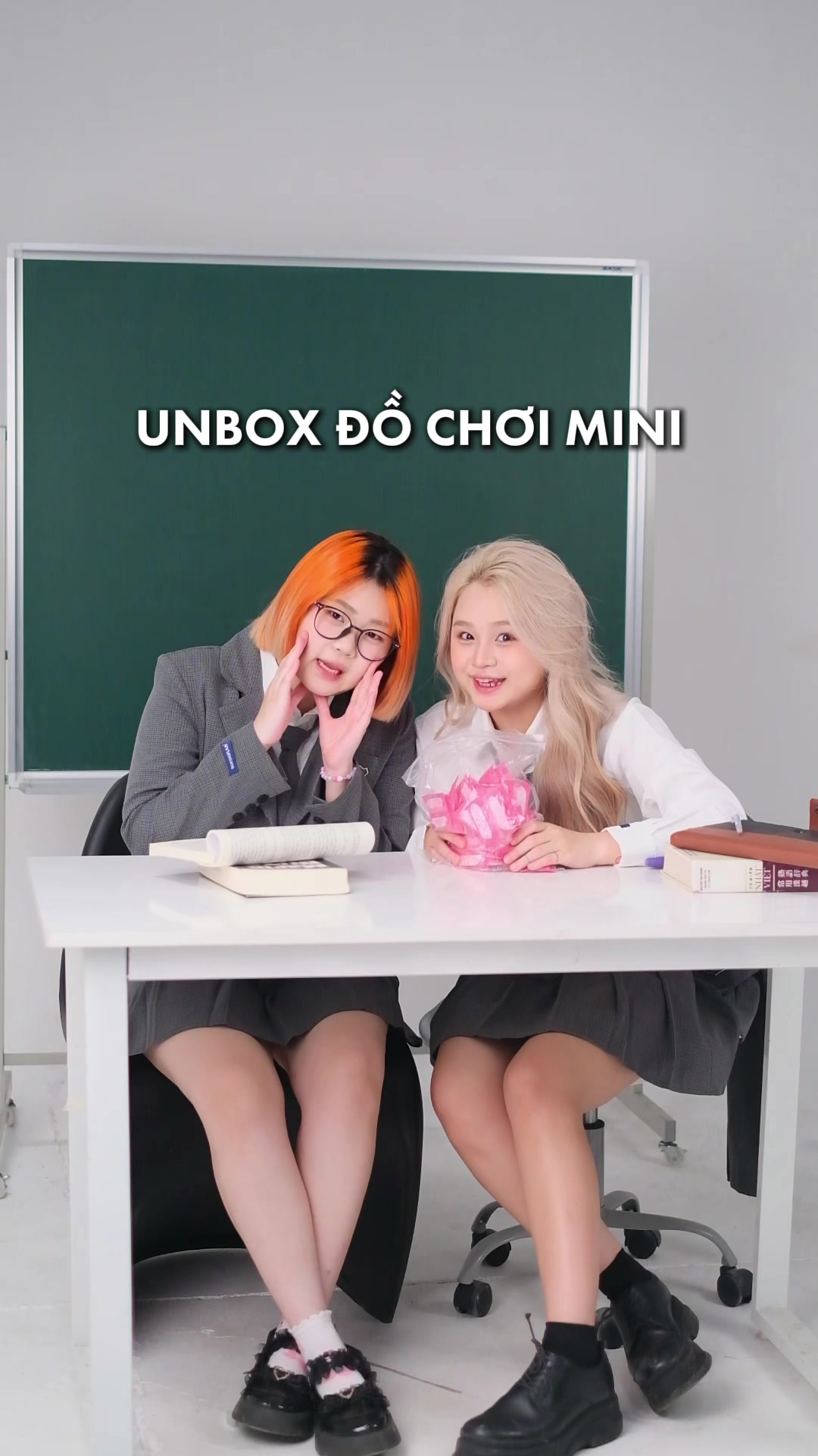 @Nữ sinh Hologramm