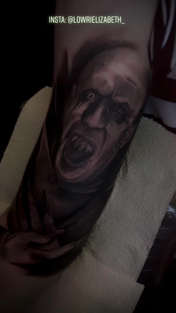 @Lowri Elizabeth Tattoo