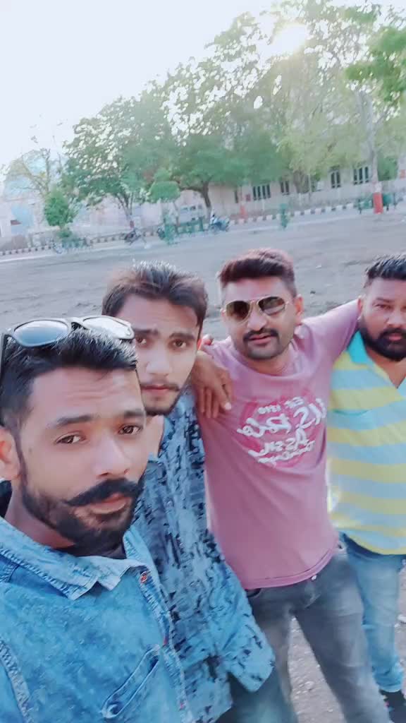 @हिन्दू कुंवर 🇮🇳