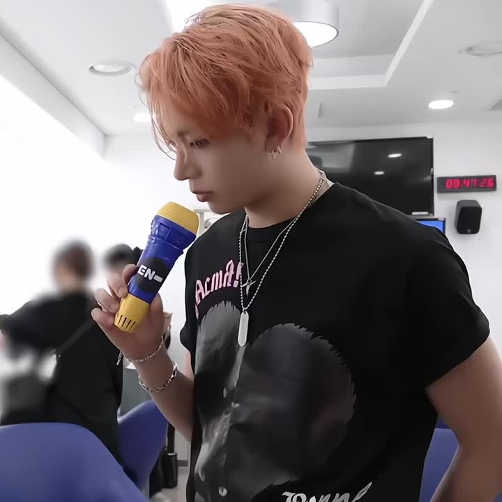 @𝘴𝘰𝘮𝘦𝘵𝘪𝘮𝘦𝘴 ♡̶