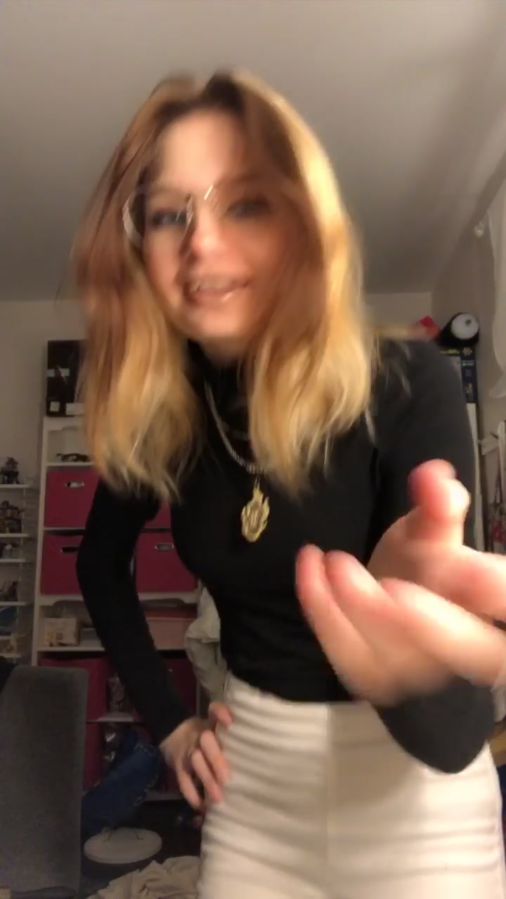 @VibbiCrystalWolf💠