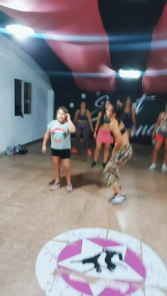 @leilasalinasFit