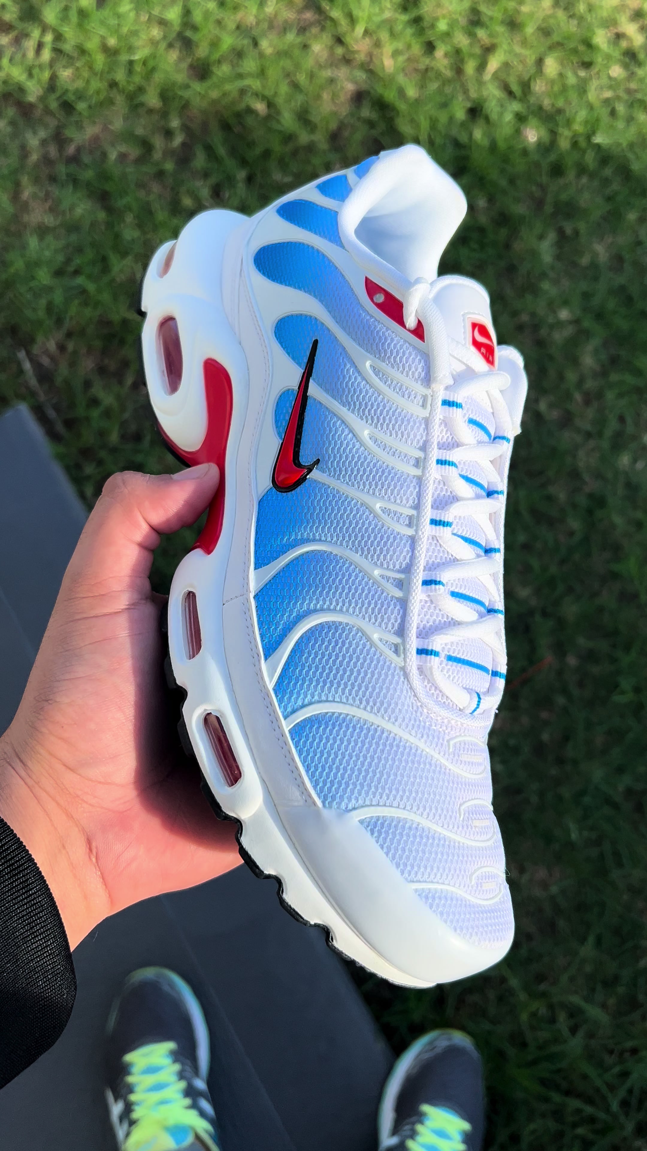 @Hillys.Kicks