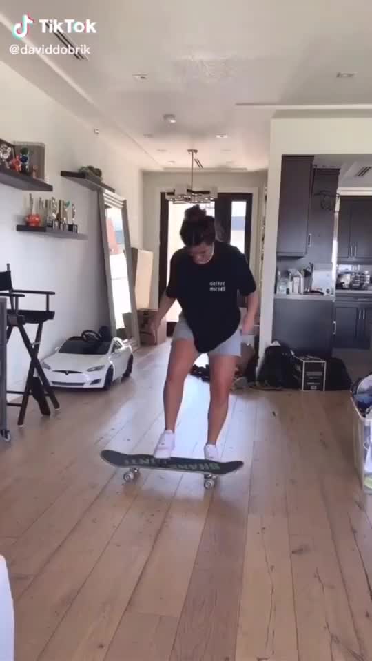 @Charlidamelio_.1
