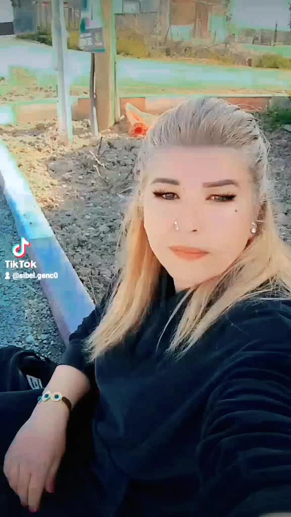 @Ayşe &Ouml;zyılmazel