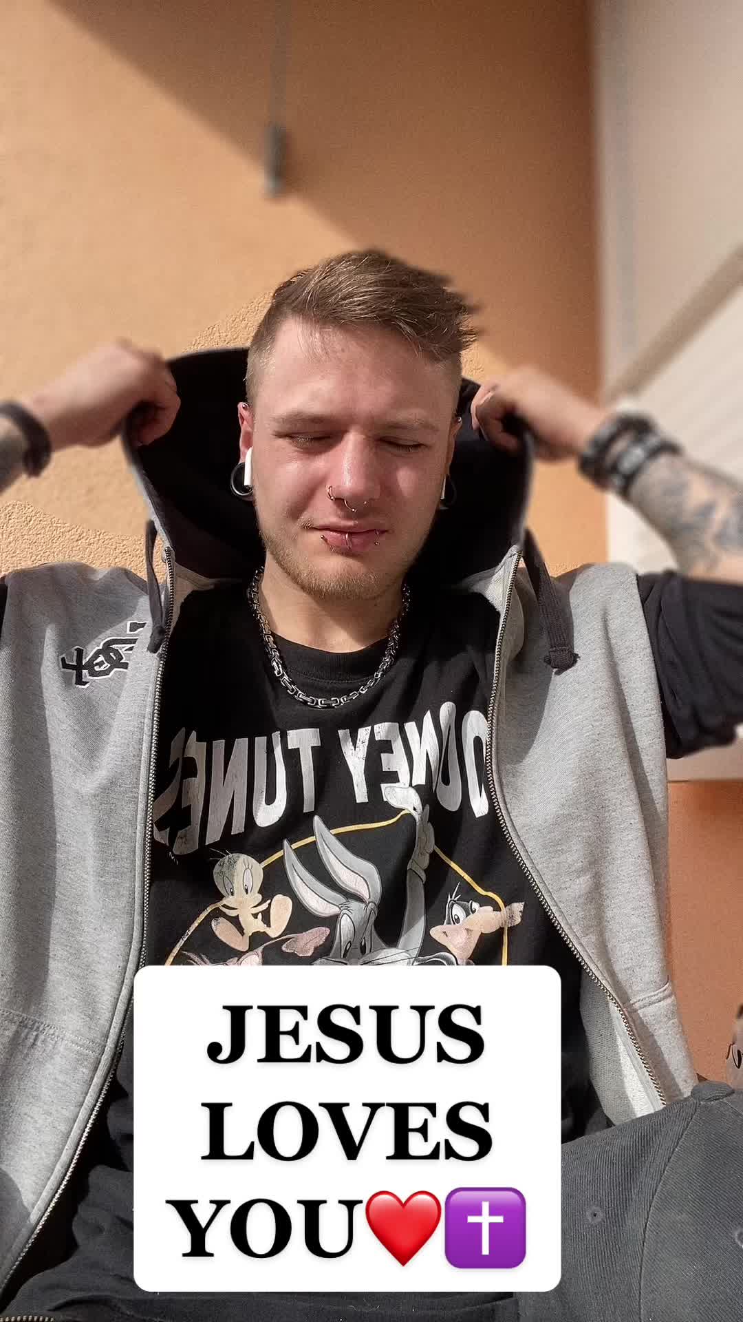 @Mischa✝️
